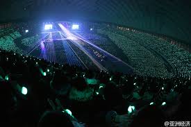 Shinee Tokyo Dome I M Your Boy Concert Google Search Shinee Concert Crowd Concert