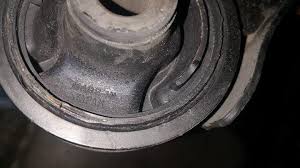 Disini untuk mengetahui perbedaan engine mounting yang rusak dengan yang baru.dan ciri² lower arm yang rusak pada rubber bushingnya. 11 Tanda Lower Arm Jdmh Autoservice Seri Kembangan Facebook