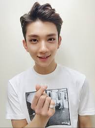 He is a member of the korean pop boy group seventeen. Pbs Twimg Com Media Cetjlthwqaaqlzi Jpg