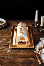 Buche De Noel Mousse Vanille Chocolat Blanc Caramel Pecans Lilie Bakery Recette Chocolat Blanc Buche De Noel Recette Facile Buche De Noel Mousse