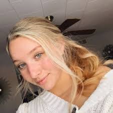 Amanda Berlemeier's Instagram, Twitter & Facebook