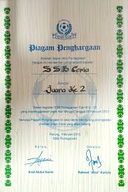 Hal ini dapat dilihat fanatisme pendukung terhadap tim yang mereka kagumi, serta euforia yang sudah terbentuk seperti mengharuskan. Sekolah Sepak Bola Ceria Piagam Penghargaan