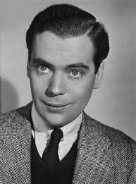 Elliott Reid's Instagram, Twitter & Facebook