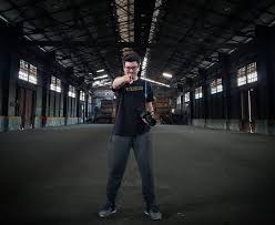 Artistas e fãs se despedem de Léo Platô, de "Sampleados"