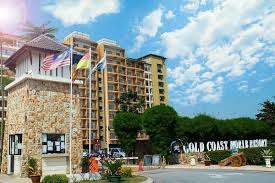 This magnificent beach resort with beautiful coastal and mangroves scenery features numerous amenities including a a shopping mall,water theme park, swimming pool, amphitheatre. 2020 Promo 2h1m Gold Coast Morib Pakej Leisure Holidaygogogo