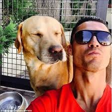 Ronaldo khoe ảnh tự sướng cùng cún cưng - Hậu trường
