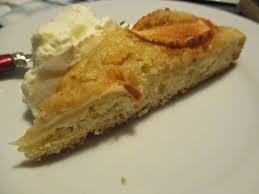 Mehl, salz, vanillezucker und zucker, bis auf 1 tl, in einer rührschüssel mischen, in die mitte eine mulde drücken. Apfelkuchen Aus Hefeteig Fur Doofe Glatzkoch De