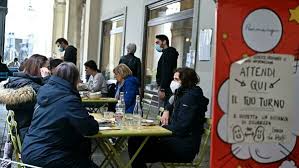 Il possibile spostamento dell'orario del coprifuoco, che potrebbe dunque passare dalle attuali ore 22:00 alle possibili ore 23:00, sarà oggetto di discussione della cabina di ne consegue che ogni decisione, anche quella di un possibile spostamento orario del coprifuoco, deve necessariamente. Coprifuoco Da Meta Maggio Atteso Un Allentamento E A Giugno Possibile Abolizione