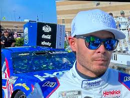 IM KING OF THE WOOOOOORRRRRRRLLLD!"