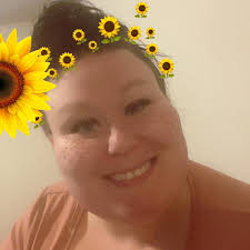 Who does lashes and nails in Abilene Kansas?