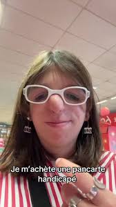 Enfin je l’ai !! 🤡🤡🤡 #pourtoi #handicap #treachercollinssyndrome  #handiphotographe #handicapped #drole #humour #humourhandicapé  #jaipasdoreilles