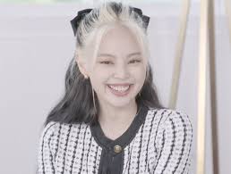 Jennie Cute Smile Uploaded By Yamila Labrin On We Heart It Bts x blackpink namjoon x jennie requested twt armies went crazy over swole joon, but jennie knew for a while he was getting more built. jennie cute smile uploaded by yamila