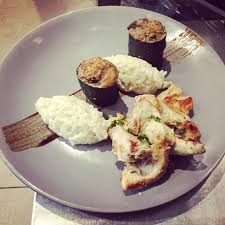 Emince De Poulet Marine Petits Farcis De Courgettes Garnis De Puree De Courgettes Au Parmesan Brunoise De Champignons E