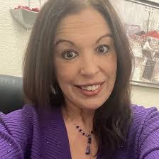 Mary Bovee's Instagram, Twitter & Facebook