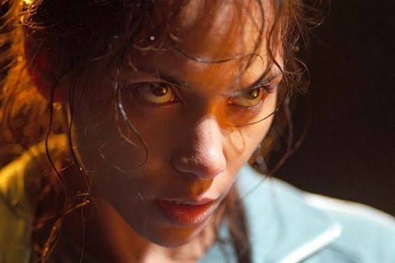 GOTHIKA (2003) Reviews and overview - MOVIES & MANIA