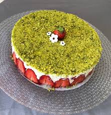 Fraisier Avec Une Creme Diplomate Les Ptits Plats De Laure Recette Fraisier Pommes De Terre Sautees Dessert