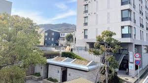 芦屋川駅のすぐ北側に物販店舗がはいるビルができるみたい。フレンチ「ムートン・ドール」があったとこ – 芦屋つーしん