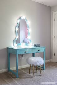 Merry christmas and happy holidays loves! How To Make A Diy Makeup Vanity With Hollywood Lighted Mirror