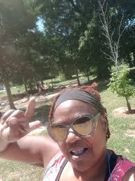 How's a girl supposed to walk???🤦‍♀️😂