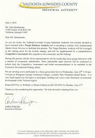 Sekarang ada lagi 3 contoh surat tidak resmi kepada teman ditulis dalam bahasa inggris sangat singkat alias pendek. Contoh Surat Resmi Undangan Pernikahan Dalam Bahasa Inggris