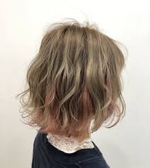 レイヤーカット ミニボブ ボブヘア ブラウンカラー ベージュカラー 外国人風 透明感 グラデーションカラー ハイライトカラー パーマ トレンドヘアスタイル 髪型 髪色 ヘアスタイル ロング トレンドヘアスタイル 髪 色