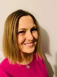 Suzanne Rennie's Instagram, Twitter & Facebook