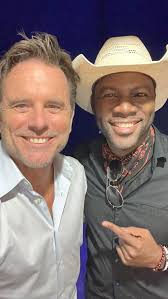 If you've every watched the tv show Nashville, then you know who this guy  is 🤠😁