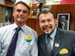 A participação dos evangélicos era de 6,9%, e a dos caminhoneiros, de 7,8%. Aliado De Bolsonaro Lider De Caminhoneiros Convoca Greve Por Impeachment Dos Ministros Do Stf Portal Diario Do Aco