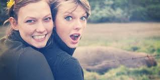 Kemesraan Taylor Swift