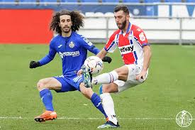 xeˈtafe ˈkluβ ðe ˈfuðβol), or simply getafe, is a professional spanish football club based in getafe, a city in the south of the community of madrid.the team competes in la liga, the highest tier of the spanish football system.the club's home stadium is coliseum alfonso pérez which was opened in 1998 and can hold 17,393 spectators. Getafe And Alaves Play Out Goalless Stalemate At The Coliseum Football Espana
