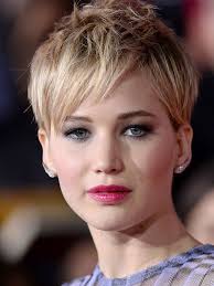 35 Looks That Are Tempting Me to Cut My Long Hair Into a Pixie