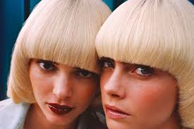 Tagli capelli corti 2020, scopri la moda dell'estate ; Caschetto 2020 Ritorno Agli Anni 70 Va Di Moda Il Mushroom Bob Vanity Fair Italia