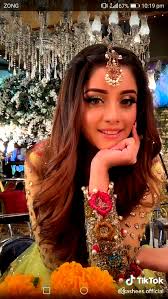 Celebrity Hairstyle Open Hairstyle For Party Gown Lehenga Saree Celebrity Hairstyles In 2020 Simple Wedding Hairstyles Lehenga Hairstyles Medium Hair Styles