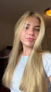 Mallory Merrill's Instagram, Twitter & Facebook