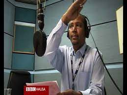 Rarrabe da fasali, yana da gilashin gilashin murabba'i da gilashin. Yadda Muke Gabatar Da Shirye Shiryen Sashen Hausa Youtube
