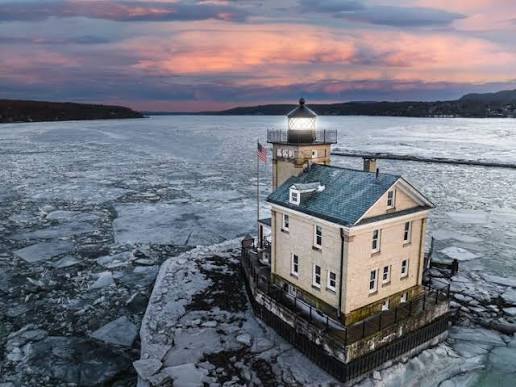 Rondout Lighthouse - HUDSON RIVER MARITIME MUSEUM
