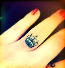 Ring Finger Crown Tattoo Yuzuk Parmagi Tac Dovmesi Boyun Dovmeleri Parmak Dovmeleri Dovme