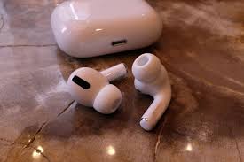 Airpods Proはワイヤレスイヤホンの価格水準を引き上げる Airpods Pro Black Friday Tech Deals Wireless Headphones
