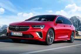 Pojemność bagażnika wynosi 530 litrów, a po złożeniu tylnych siedzeń rośnie do 1665 l. Opel Insignia Versicherung Und Kosten Hier Vergleichen