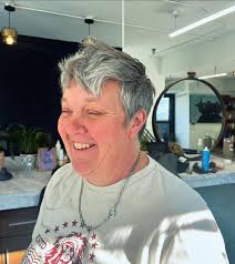 Sleek little bob for @chris.tea.nalina as Helga! #birdhoneycuttdoeshair  #etsumusicaltheatre @etsumusicaltheatre @etsutheatredance #cabaret  #stagehair #theatrehair