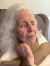 Makes me think of Mama Cass's 'Dream a little dream of me' 💭