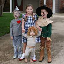 Wizard Of Oz Costumes Diy Diy Halloween Costumes For Kids Family Themed Halloween Costumes Themed Halloween Costumes