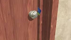 Bagi pintu, lebarnya hendaklah melebihi 1.9 m, ketinggian lebih dari 2 m. 6 Cara Untuk Membuka Pintu Yang Terkunci Wikihow