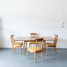 Dine in style and comfort with broyhill dining room furniture. Broyhill Dining Set With 4 Chairs Atomic Furnishing Design