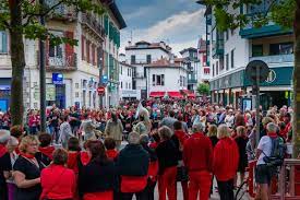 The enlightened parking is an additional good feature. Les Fetes De La Saint Jean Saint Jean De Luz Tourisme