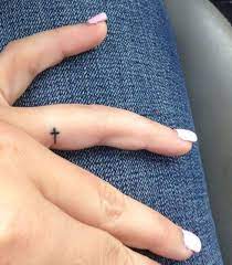 50 Delicate And Tiny Finger Tattoos To Inspire Your First Or Next Body Art Tattoos Tiny Finger Tattoos Finger Tattoo For Women