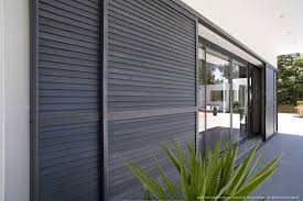 La Gamme De Volet Coulissant Profils Systemes Repond A Vos Besoins D Occultation Et S Adapte Au Style Architec Volet Coulissant Volet Exterieur Volet Persienne