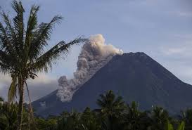 Kilauea may be the most famous of hawaii's volcanoes, but the islands have a number of others. Indonesia S Merapi Volcano Spews Ash And Debris In New Eruption Honolulu Star Advertiser
