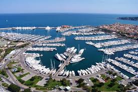 Port Vauban Antibes France One Of The Largest Superyacht Marinas In The World Antibes Liveaboard Boats Cote D Azur France