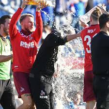 Stattdessen zerfleischen sich die protagonisten. Klasse Gehalten Horst Heldt Entlassen Fussball